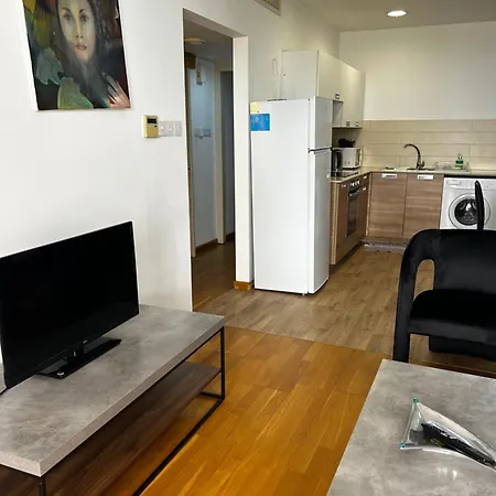 Ithaki Phinikoudes No. 102 * Larnaka