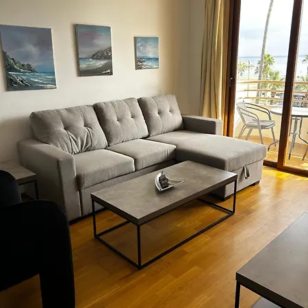 Apartment Ithaki Phinikoudes No. 102 *