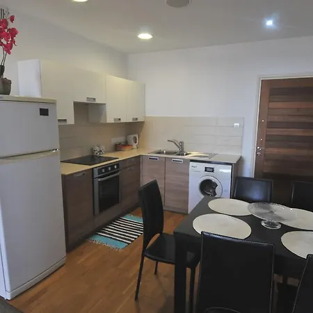 Apartment Ithaki Phinikoudes No. 102 *