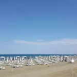 Ithaki Phinikoudes No. 102 * Larnaca