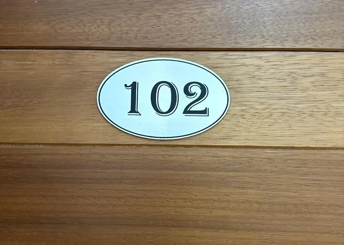 Ithaki Phinikoudes No. 102 * Lárnaca