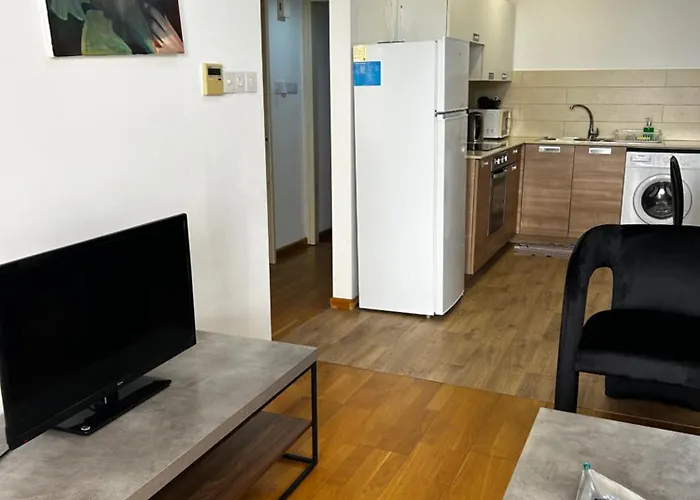 Ithaki Phinikoudes No. 102 * Lárnaca