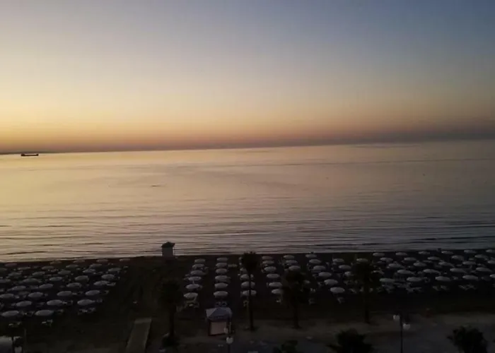 Appartamento Ithaki Phinikoudes No. 102 *