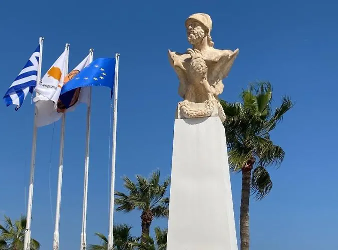 Apartament Ithaki Phinikoudes No. 102