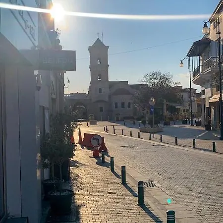 Ithaki Phinikoudes No. 102 Апартаменты