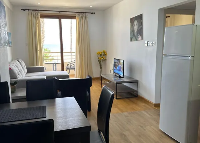 Ithaki Phinikoudes No. 102 Appartement *